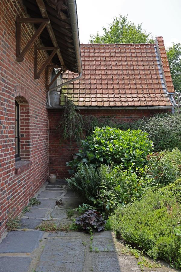 Letabli Hotell Ennetieres-en-Weppes Exteriör bild
